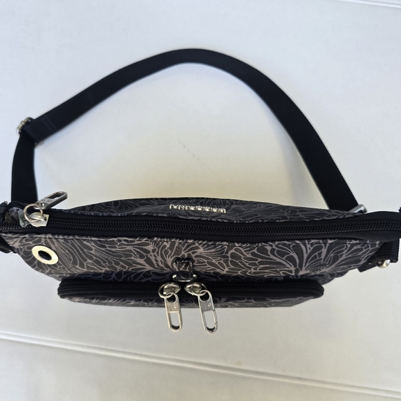 Baggallini Memento Crossbody Bag Anti-Theft - Picture 9 of 15